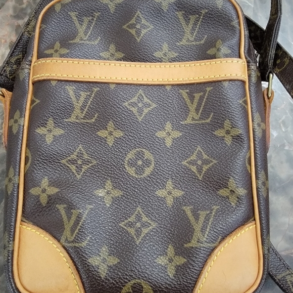 LOUIS VUITTON Authentic Danube Crossbody - Picture 10 of 15